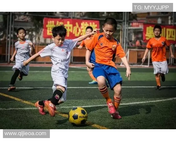 足球启智：通过足球运动培养儿童的思维能力与团队合作精神